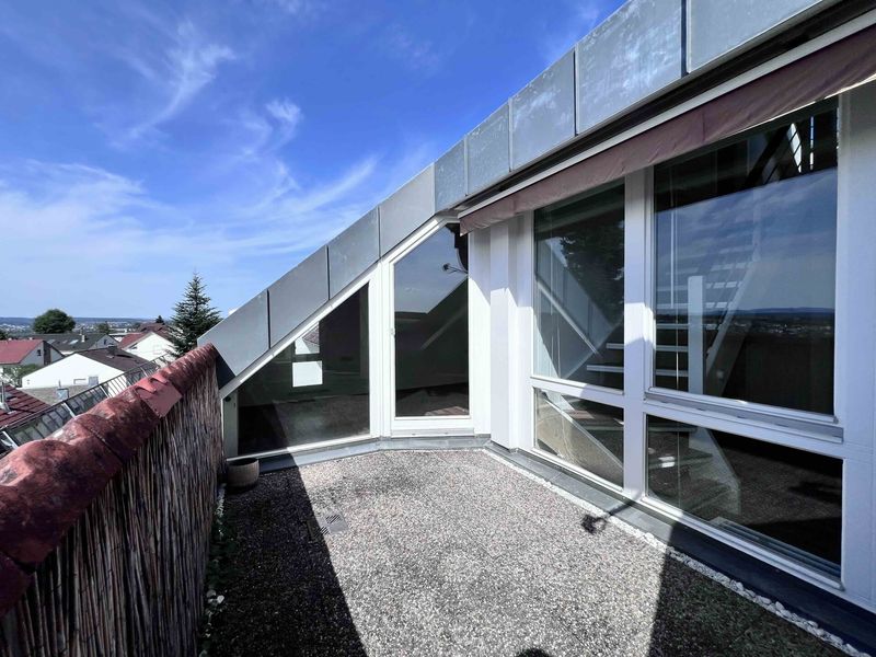 73249 Wernau: Maisonettewohnung mit Dachbalkon. 3.+4. OG. Großzügiges Wohnen auf 120 qm. Frei.